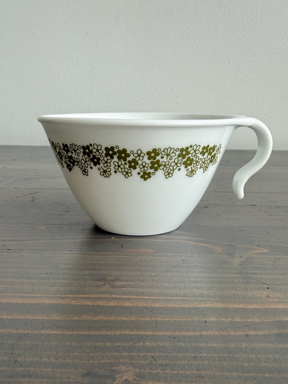 Vintage  Corelle spring blossom/ crazy daisy hook mug